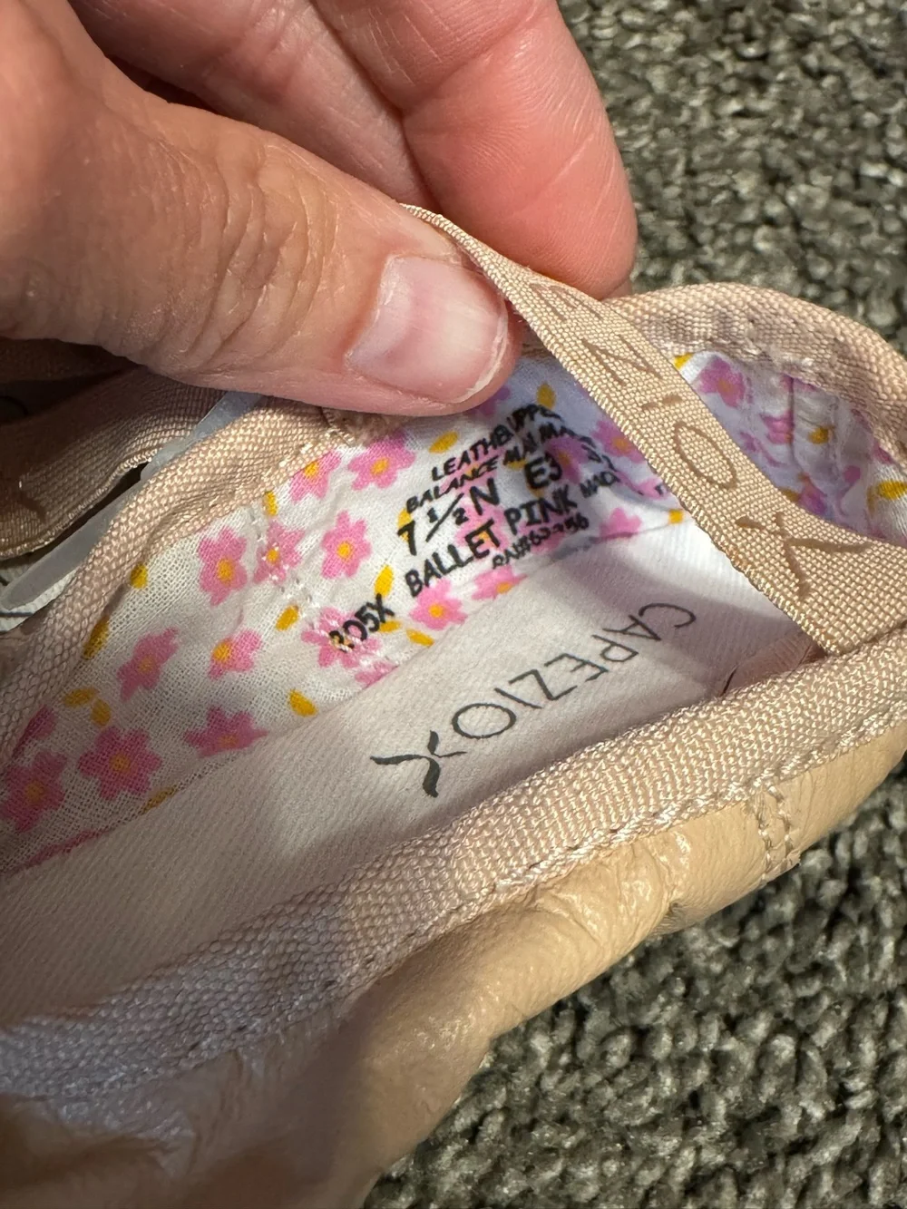 Capezio Daisy 205X Toddler Ballet Flats in Nude Pink size 7.5 NEW